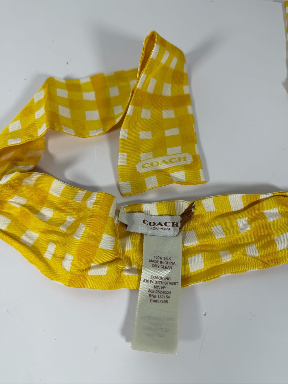 5109: Coach New York Yellow Ivory Geometric 100% Silk Skinny Scarf Twilly
